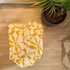 Silky soft Levi’s top ☀️